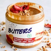 Fit Butters Vegan Crunchy Peanut Butter & Jelly - wegańskie masło arachidowe z odżywką Ambrosia Collective i truskawkami