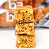 Rule1 baR1 Crunch Bar Peanut Butter baton proteinowy 20g białka z kuleczkami w polewie orzechowej