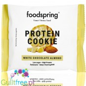 Foodspring Protein Cookie White Chocolate Almond - słodzone ksylitolem ciacho białkowe z migdałami i białą czekoladą