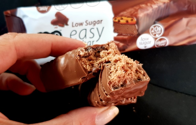 Fit Recenzje: Novo Low Sugar Easy Bar Chocolate Caramel – kolejny niezły baton białkowy, który nie trafi do Guiltfree.pl