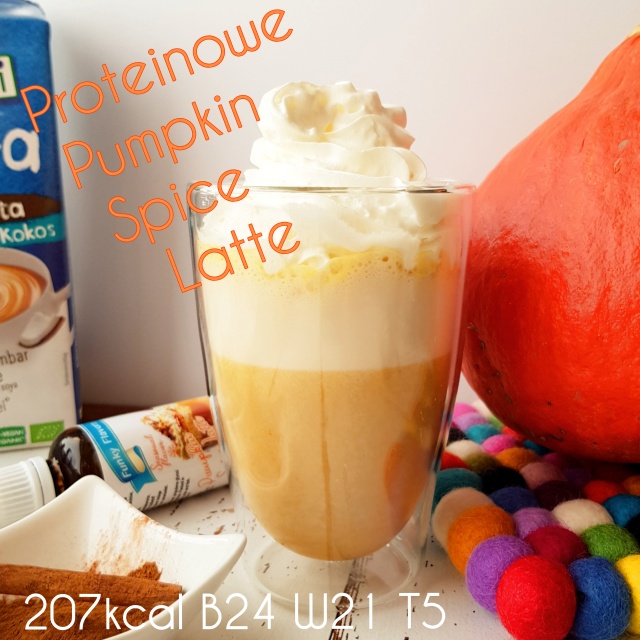 Przepis na proteinowe Pumpkin Spice Latte jak ze Starbucksa – 24g białka & 207kcal