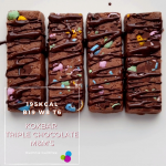 KoxBar Triple Chocolate M&M’s domowy baton proteinowy bez cukru 195kcal