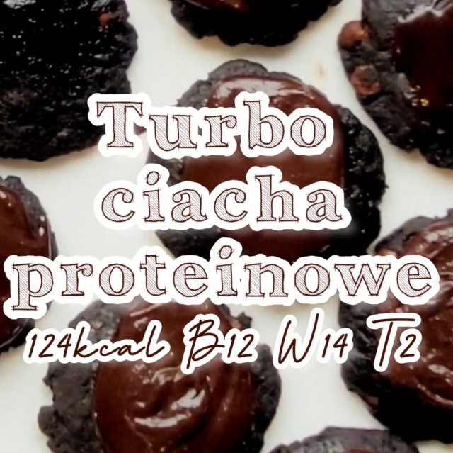 Turbo szybkie czarne ciastka proteinowe w 15 min